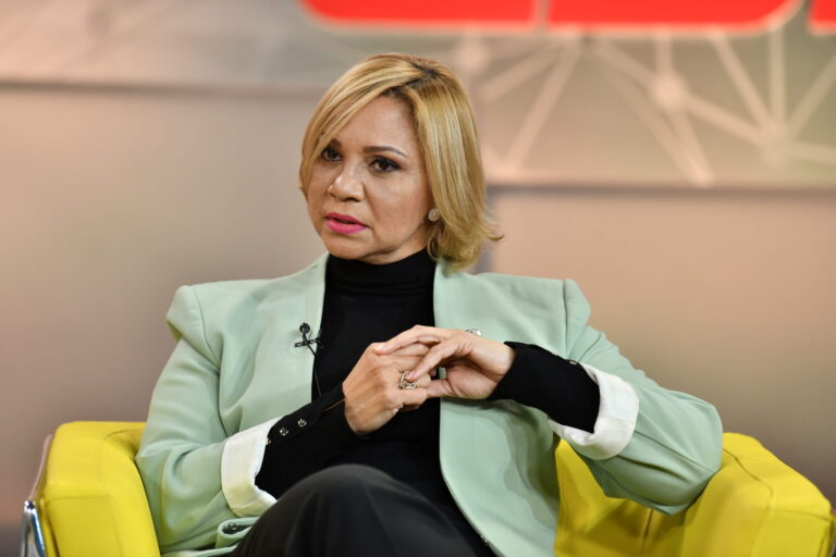 Soraya-Suarez-Diputada-por-el-PRM-DPolanco-44-scaled