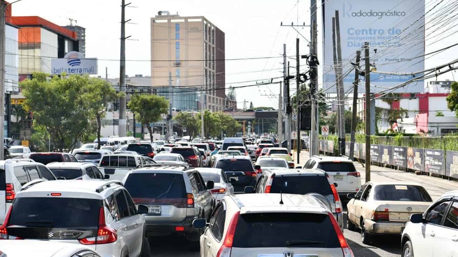 blackout-nacional-causa-caos-vial-en-santiago-975b4db2-focus-0-0-896-504